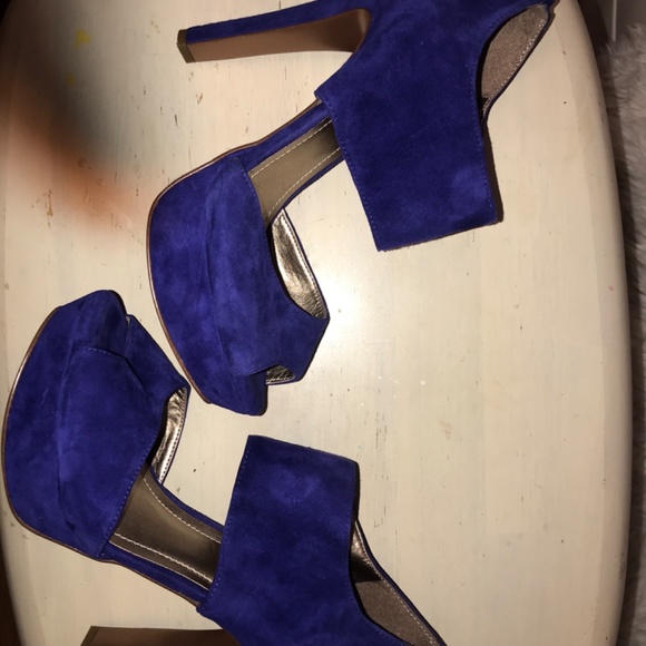 Suede BCBG Heels - Picture 4 of 7